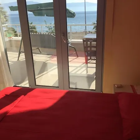 Beachfront 140 Metters With Big Veranda And Big Balcony Seafront