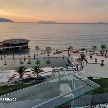 Beachfront 140 Metters With Big Veranda And Big Balcony Seafront